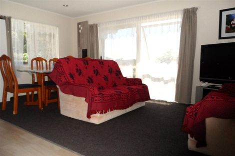 Photo of property in 613 Massey Road, Mangere, Auckland, 2022