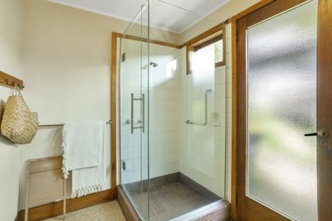 Photo of property in 37a Stanley Point Road, Stanley Point, Auckland, 0624