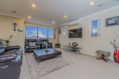 Photo of property in 5 Bangla Place, Massey, Auckland, 0614