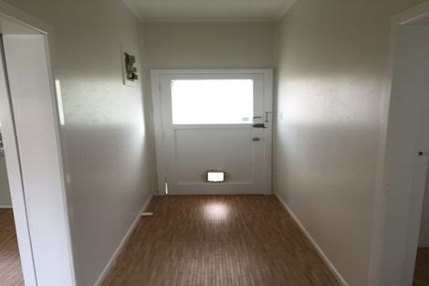 Photo of property in 4/2 Godley Road, Green Bay, Auckland, 0604