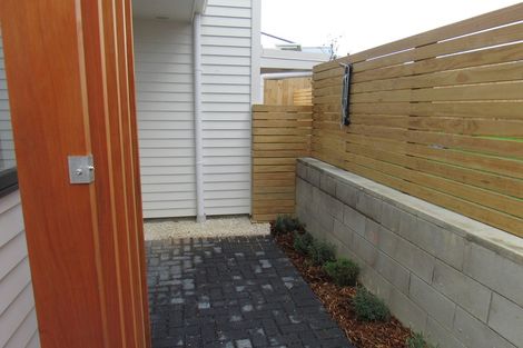 Photo of property in 3/15 Chivalry Road, Glenfield, Auckland, 0629