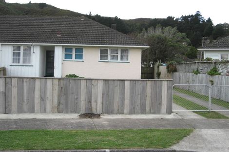 Photo of property in 86-88 Hewer Crescent, Naenae, Lower Hutt, 5011