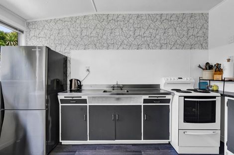 Photo of property in 3 Tukapa Street, Westown, New Plymouth, 4310