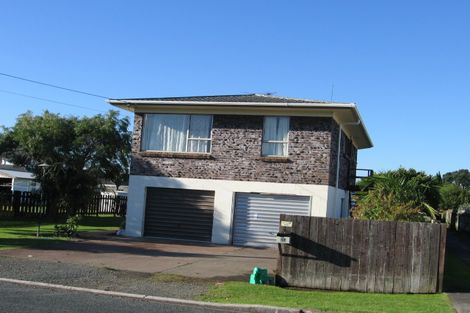 Photo of property in 17 Edward Avenue, Orewa, 0931