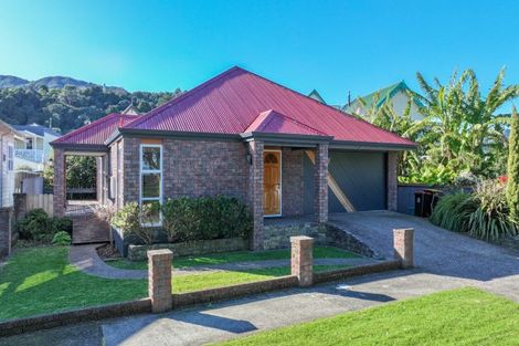 Photo of property in 102 Beach Road, Thames, 3500