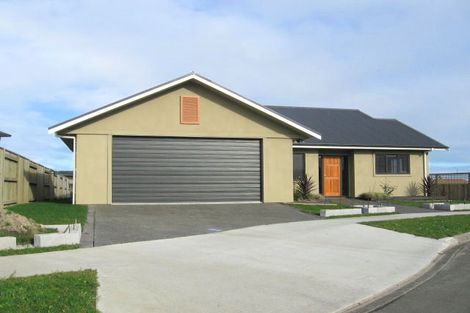 Photo of property in 27 Silkwood Place, Fitzherbert, Palmerston North, 4410