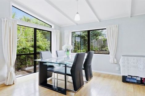 Photo of property in 30 Mannering Place, Hillcrest, Auckland, 0627