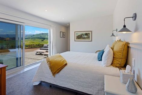 Photo of property in 104 Raukawa Road, Peka Peka, Waikanae, 5391