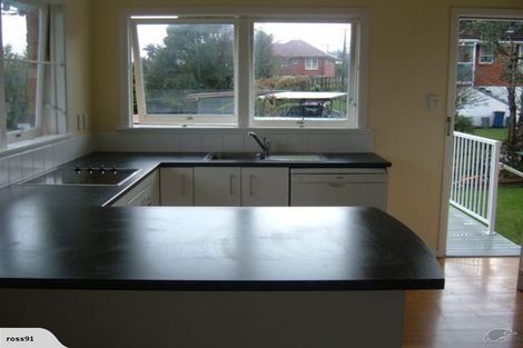 Photo of property in 1/32 Wicklow Road, Narrow Neck, Auckland, 0622