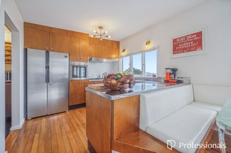Photo of property in 7 Titiro Moana Road, Korokoro, Lower Hutt, 5012