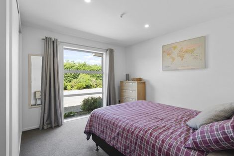 Photo of property in 14 Whitcombe Place, Darfield, 7571