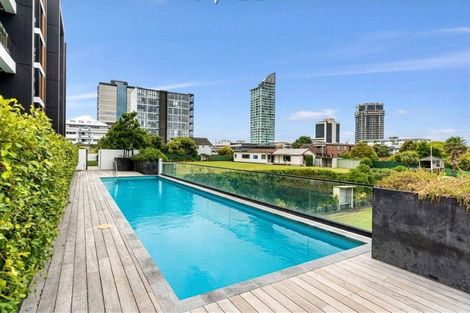 Photo of property in Frank Sargeson Apts, 102/80 Anzac Street, Takapuna, Auckland, 0622