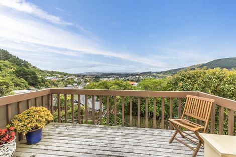 Photo of property in 6 Saint Aidans Way, Tawa, Wellington, 5028
