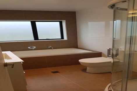 Photo of property in 168 Arran Point Parade, Orewa, 0931