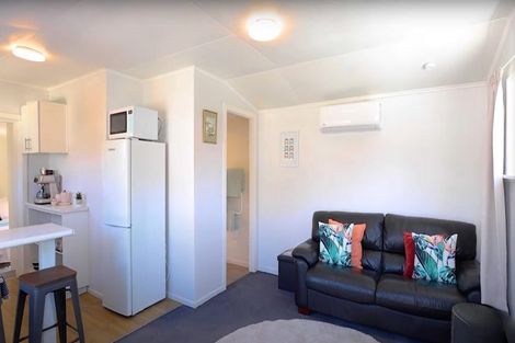 Photo of property in 71 Golf Road, New Lynn, Auckland, 0600