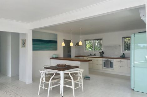 Photo of property in 20 Jean Place, Stanmore Bay, Whangaparaoa, 0932