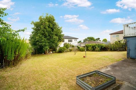 Photo of property in 2/20 Humphrey Kemp Avenue, Henderson, Auckland, 0612