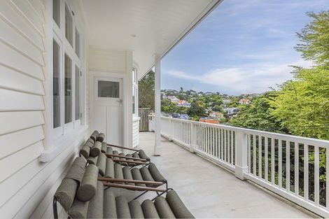 Photo of property in 19 Lower North Terrace, Kelburn, Wellington, 6012