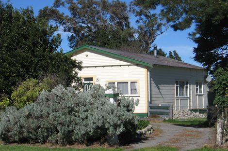 Photo of property in 68 Woodward Street East, Featherston, 5710