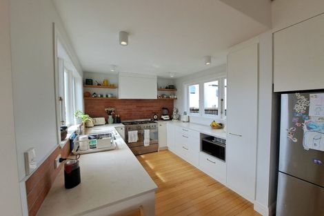 Photo of property in 15 Beatrix Street, Avondale, Auckland, 1026