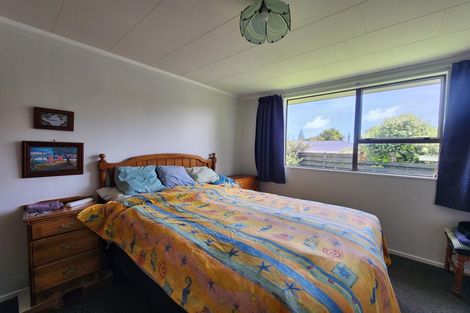 Photo of property in 71 Mcfarlane Street, Oakura, 4314