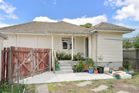 Photo of property in 28 Vivian Street, Burwood, Christchurch, 8083