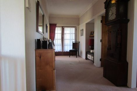 Photo of property in 42 Mary Street, Winton, 9720