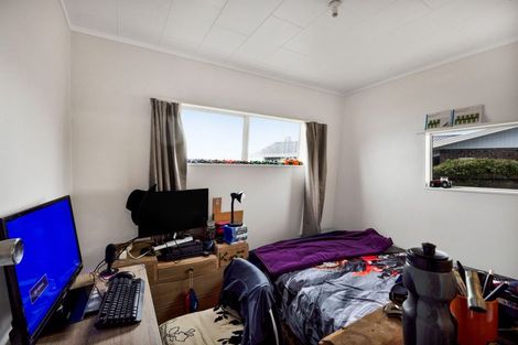 Photo of property in 1 County Drive, Hawera, 4610