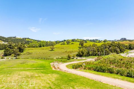 Photo of property in 10 Arahanga Road, Paparoa, 0571