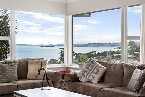 Photo of property in 1/5 Colmar Road, Mellons Bay, Auckland, 2014