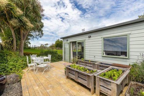 Photo of property in 737 Frankley Road, Hurworth, New Plymouth, 4371