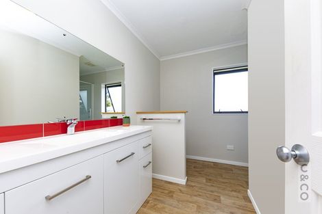 Photo of property in 118 Cottle Road, Taupaki, Henderson, 0782