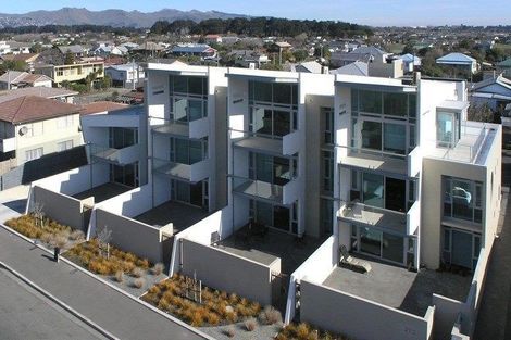 Photo of property in 9/272 Marine Parade, New Brighton, Christchurch, 8061