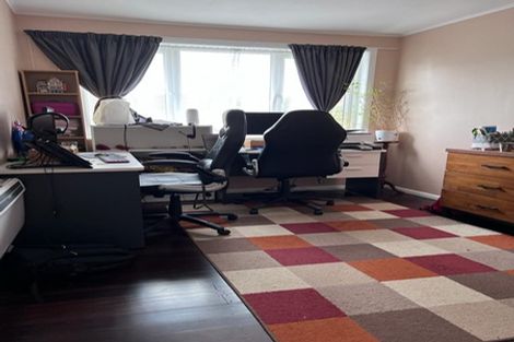 Photo of property in 106 Whites Line East, Waiwhetu, Lower Hutt, 5010