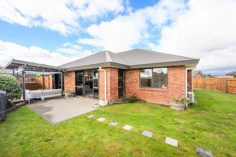Photo of property in 7 Medallion Court, Kelvin Grove, Palmerston North, 4414