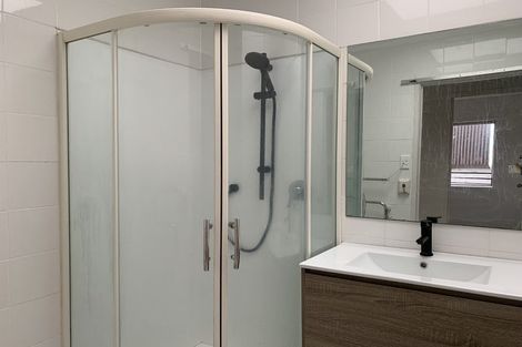 Photo of property in 8 Kayle Glen, West Harbour, Auckland, 0618