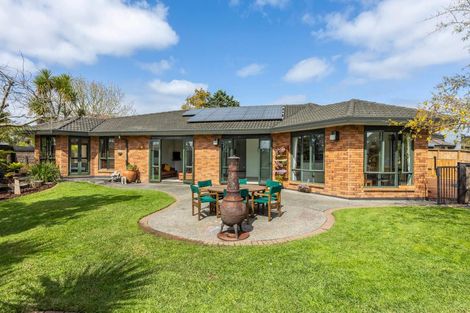 Photo of property in 54 Roy Maloney Drive, Henderson, Auckland, 0612