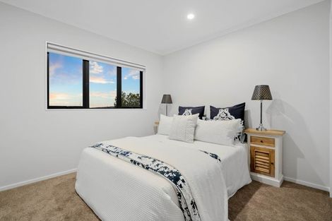 Photo of property in 4223b Great North Road, Glendene, Auckland, 0602