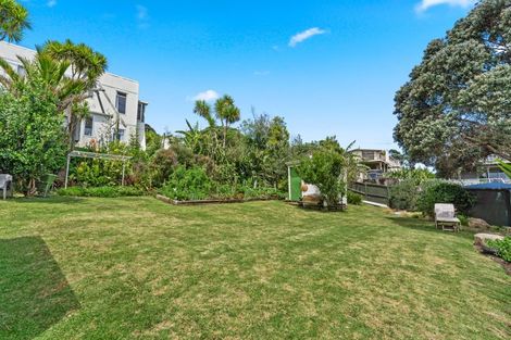 Photo of property in 5 Berridge Road, Muriwai, 0881