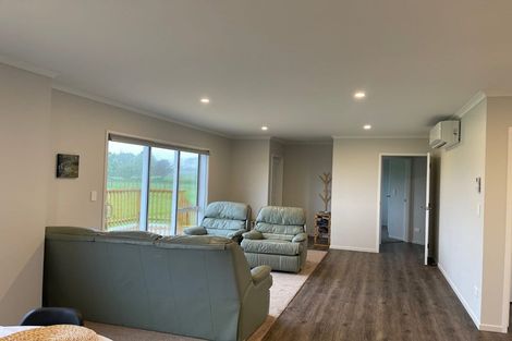 Photo of property in 275 Tararua Road, Levin, 5571