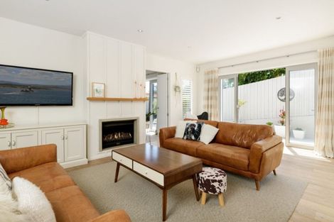 Photo of property in 215a Oceanbeach Road, Mount Maunganui, 3116