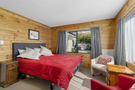 Photo of property in 8 Meadowstone Drive, Wanaka, 9305