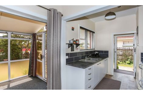 Photo of property in 2/101a Clevedon Road, Papakura, 2110