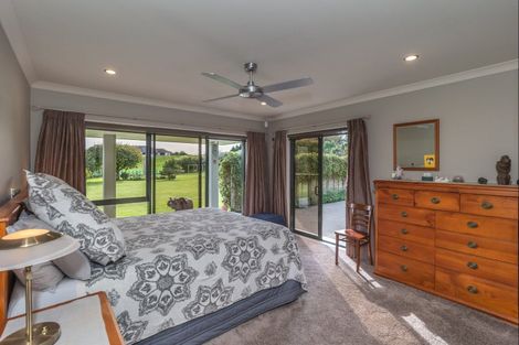 Photo of property in 22 Waipuna Grove, Levin, 5571