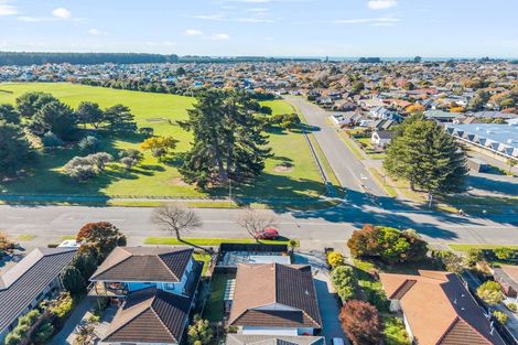 Photo of property in 1/185 Queenspark Drive, Parklands, Christchurch, 8083
