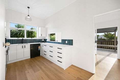 Photo of property in 19 Morrow Avenue, St Andrews, Hamilton, 3200