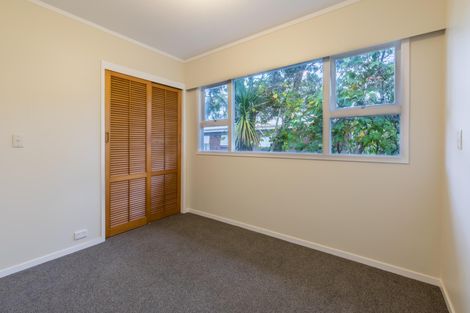 Photo of property in 1/7 Tallington Crescent, Torbay, Auckland, 0630