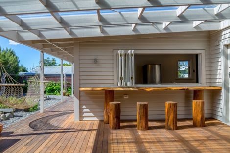 Photo of property in 65 Brandon Street, Featherston, 5710