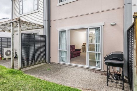 Photo of property in Monterey Apartments, 2/232 Middleton Road, Glenside, Wellington, 6037