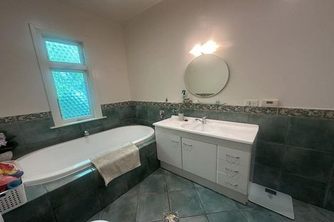 Photo of property in 103 Inglis Street, Seatoun, Wellington, 6022